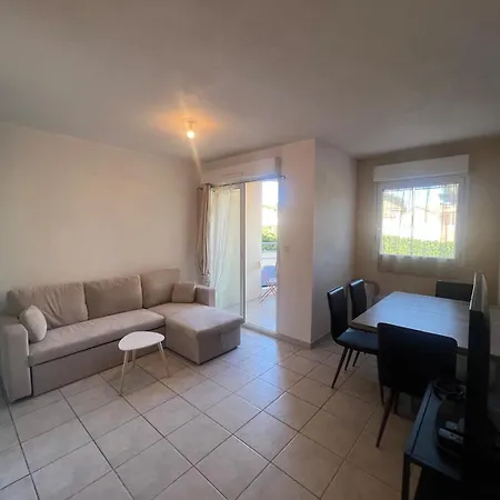T2 Proche Plage, Parking Et Terrasse Sète