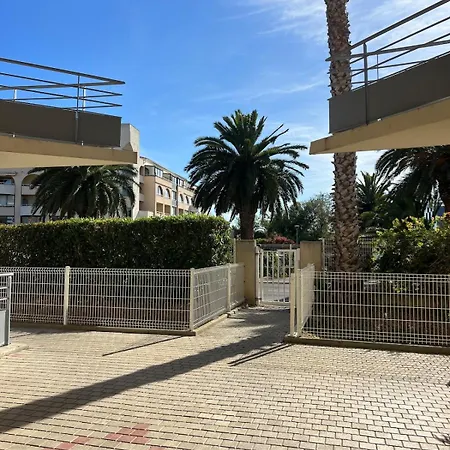 T2 Proche Plage, Parking Et Terrasse